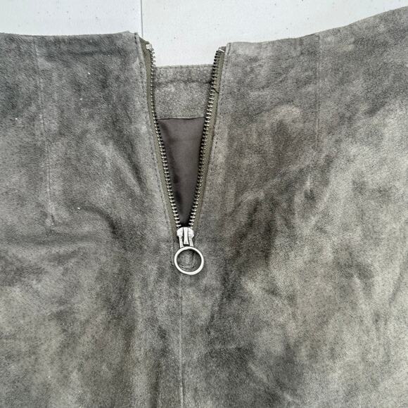NWT Blank NYC Road Trip Mini Skirt Suede Front Slit Zip Closure Gray Size 25 - Picture 5 of 9